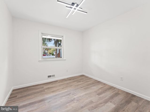 443 VALLEY RUN DR, Cherry Hill, NJ 08002