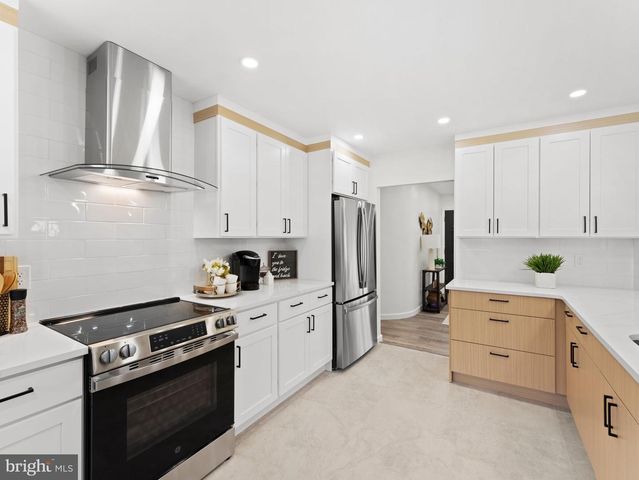 443 VALLEY RUN DR, Cherry Hill, NJ 08002