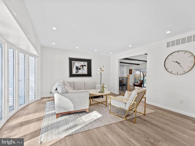 443 VALLEY RUN DR, Cherry Hill, NJ 08002