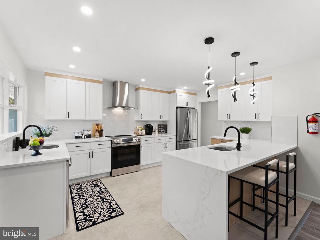 443 VALLEY RUN DR, Cherry Hill, NJ 08002