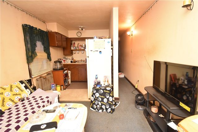 926 Island Avenue, Mckees Rocks, PA 15136