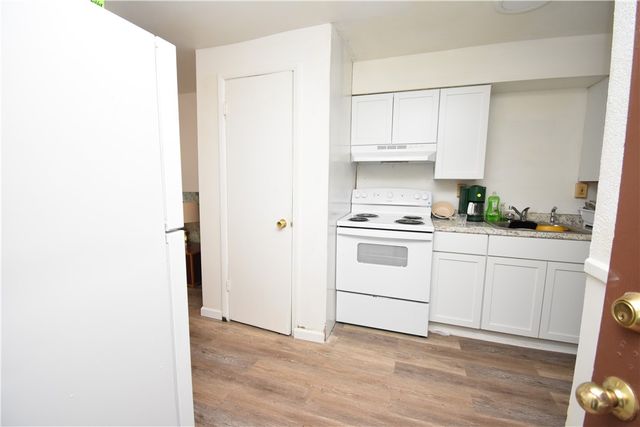 926 Island Avenue, Mckees Rocks, PA 15136