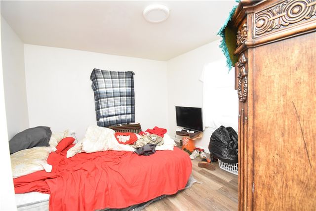 926 Island Avenue, Mckees Rocks, PA 15136