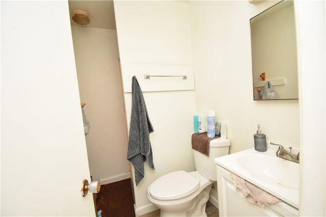 926 Island Avenue, Mckees Rocks, PA 15136