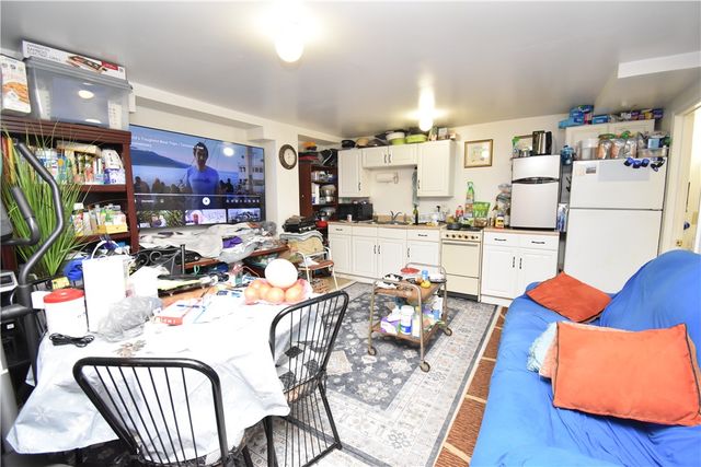 926 Island Avenue, Mckees Rocks, PA 15136