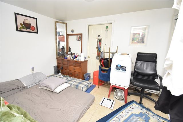 926 Island Avenue, Mckees Rocks, PA 15136