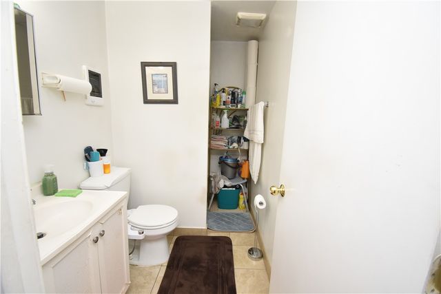 926 Island Avenue, Mckees Rocks, PA 15136