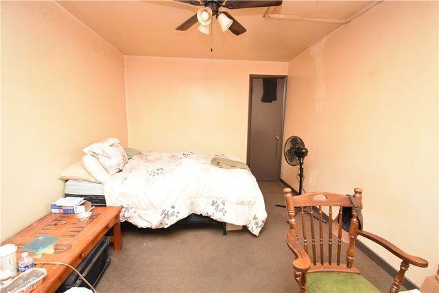 926 Island Avenue, Mckees Rocks, PA 15136