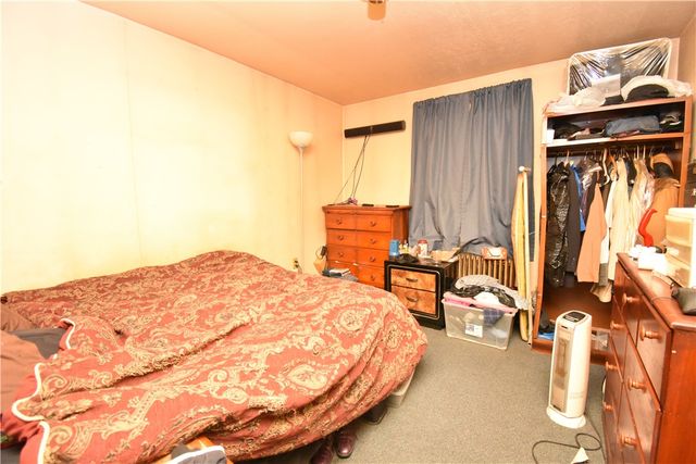 926 Island Avenue, Mckees Rocks, PA 15136