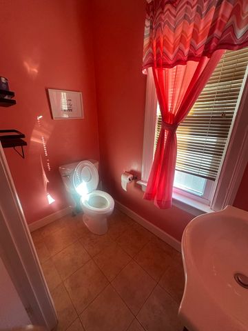 42 Ernest Ave, Worcester, MA 01604
