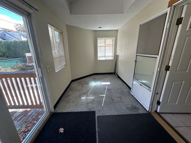 42 Ernest Ave, Worcester, MA 01604