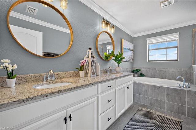 19817 Bittersweet LN, Estero, FL 33928