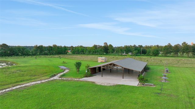 105 County Road 2239, Cleveland, TX 77327