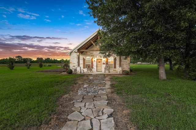 105 County Road 2239, Cleveland, TX 77327