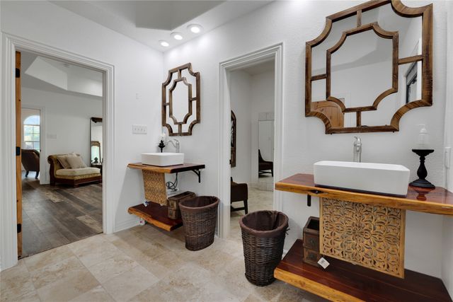 105 County Road 2239, Cleveland, TX 77327