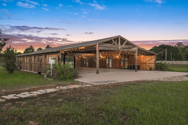 105 County Road 2239, Cleveland, TX 77327