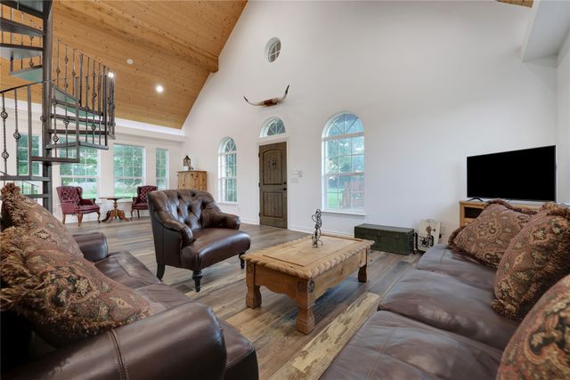 105 County Road 2239, Cleveland, TX 77327