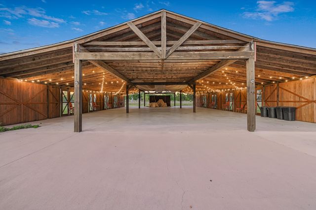 105 County Road 2239, Cleveland, TX 77327