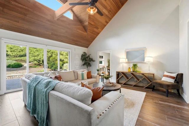 2234 Mira Sol Drive, Vista, CA 92084