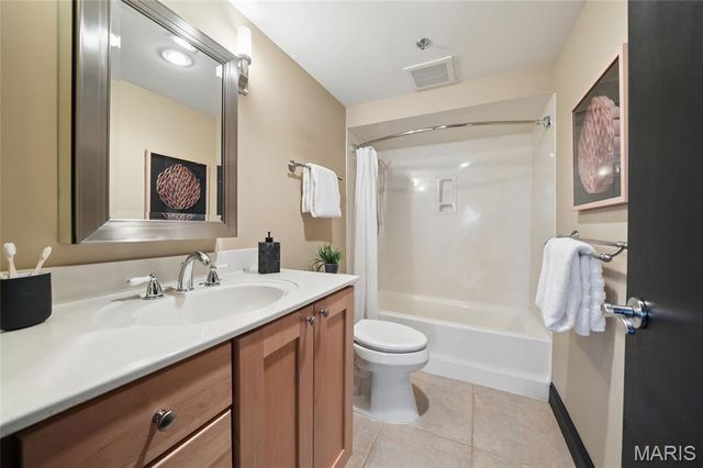 4200 Laclede Avenue 203, St Louis, MO 63108