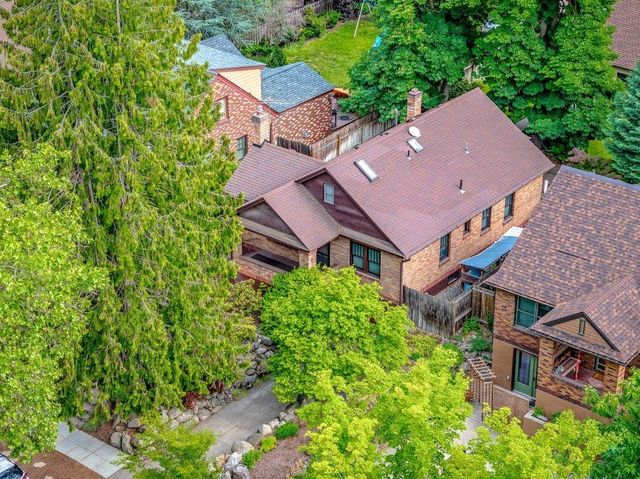 1213 W 20th Ave, Spokane, WA 99203