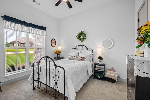 14993 Southern Vw, Siloam Springs, AR 72761