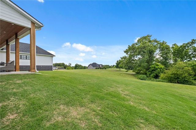 14993 Southern Vw, Siloam Springs, AR 72761