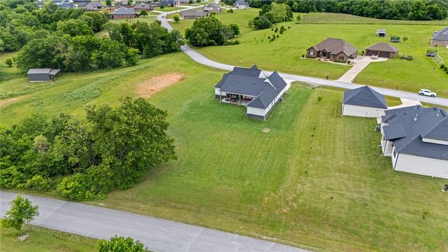 14993 Southern Vw, Siloam Springs, AR 72761