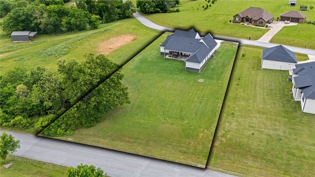 14993 Southern Vw, Siloam Springs, AR 72761