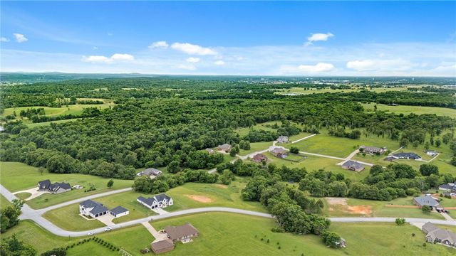 14993 Southern Vw, Siloam Springs, AR 72761