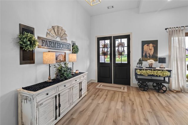 14993 Southern Vw, Siloam Springs, AR 72761