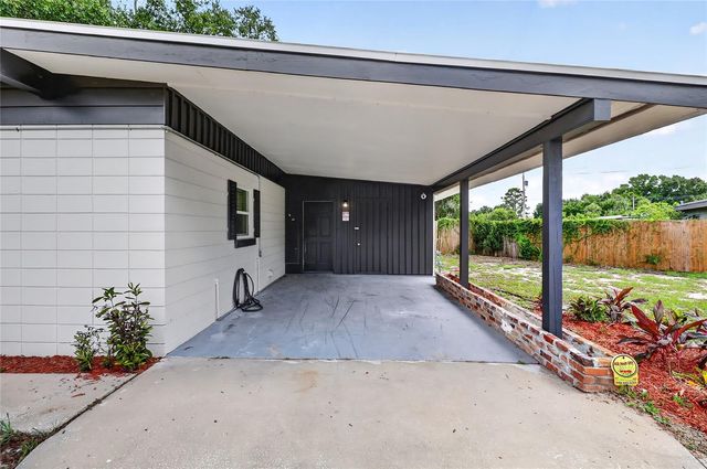 1303 NE STATELY OAKS DRIVE NW, Winter Haven, FL 33881