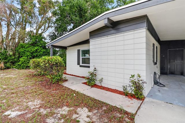 1303 NE STATELY OAKS DRIVE NW, Winter Haven, FL 33881