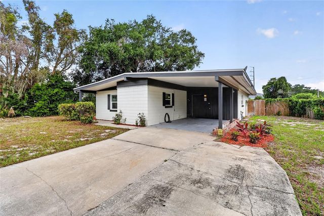 1303 NE STATELY OAKS DRIVE NW, Winter Haven, FL 33881