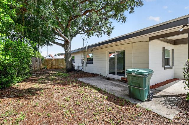 1303 NE STATELY OAKS DRIVE NW, Winter Haven, FL 33881
