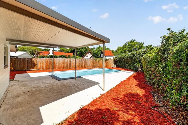 1303 NE STATELY OAKS DRIVE NW, Winter Haven, FL 33881