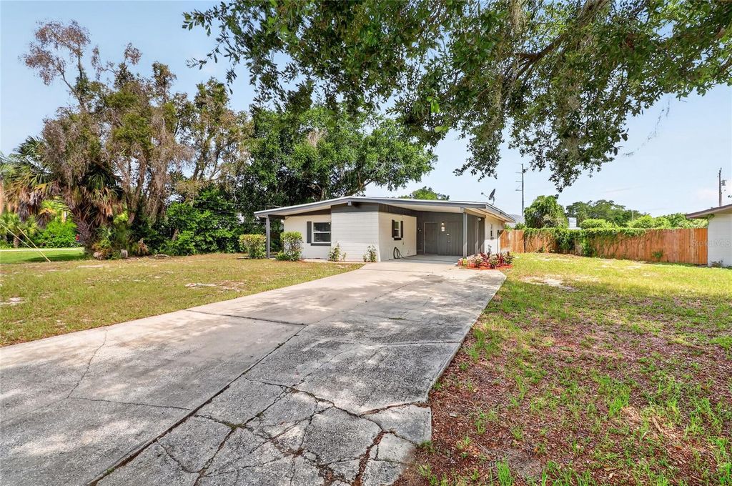 1303 NE STATELY OAKS DRIVE NW, Winter Haven, FL 33881