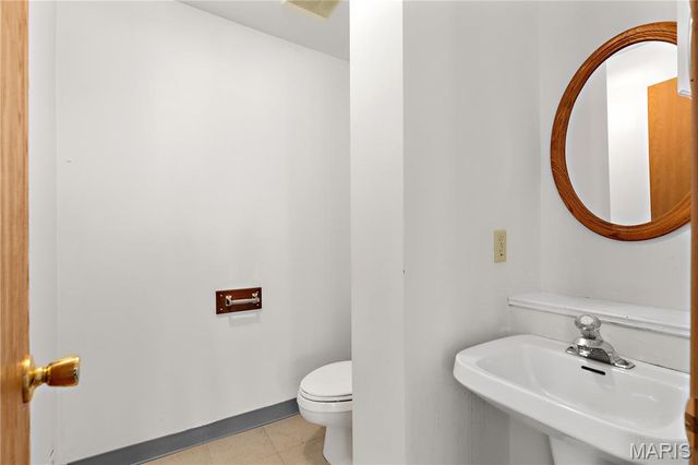 6325 Clayton Road, Clayton, MO 63117