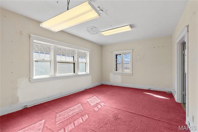 6325 Clayton Road, Clayton, MO 63117