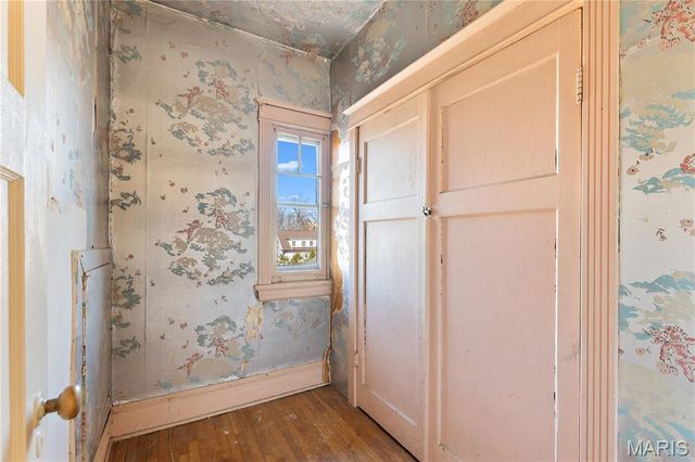 6325 Clayton Road, Clayton, MO 63117