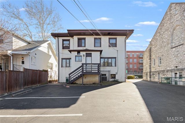 6325 Clayton Road, Clayton, MO 63117