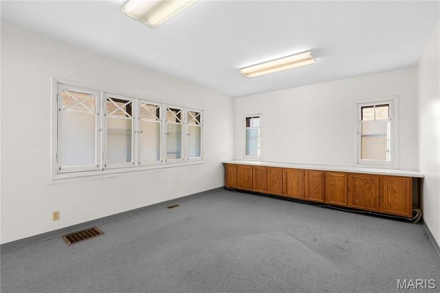 6325 Clayton Road, Clayton, MO 63117