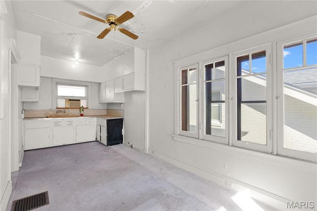 6325 Clayton Road, Clayton, MO 63117