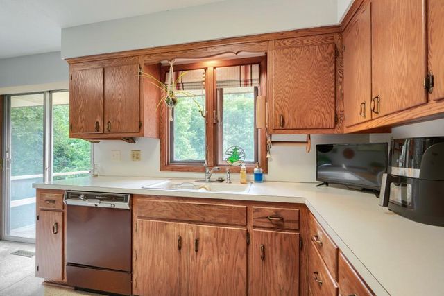 6525 Sherwood Avenue, Edina, MN 55435