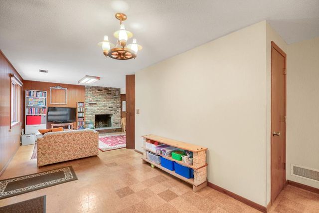 6525 Sherwood Avenue, Edina, MN 55435