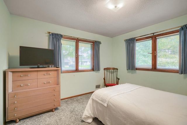 6525 Sherwood Avenue, Edina, MN 55435