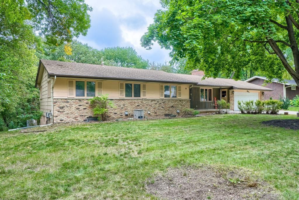 6525 Sherwood Avenue, Edina, MN 55435