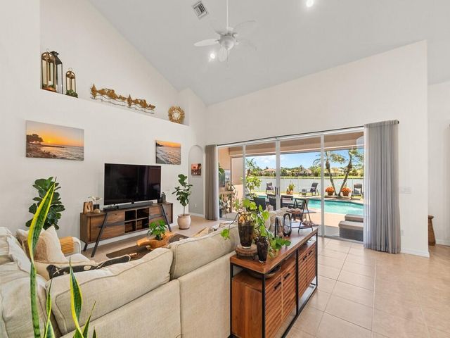 1010 SW Ruby Ave Avenue SW, Vero Beach, FL 32968