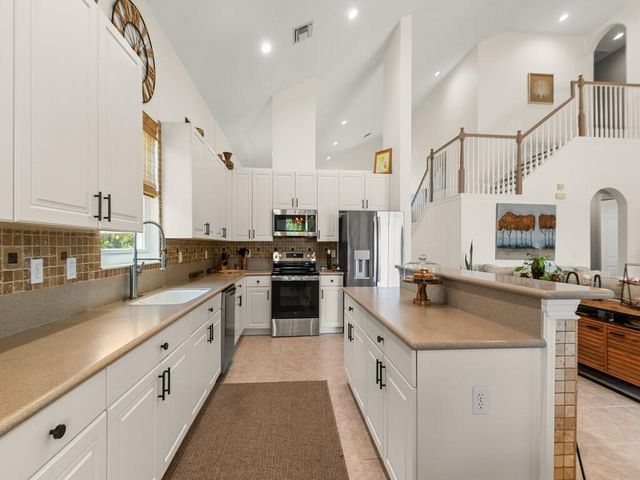 1010 SW Ruby Ave Avenue SW, Vero Beach, FL 32968