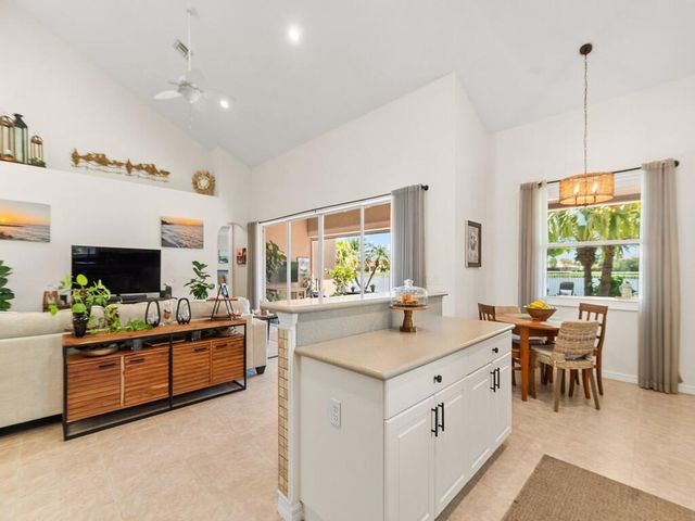 1010 SW Ruby Ave Avenue SW, Vero Beach, FL 32968